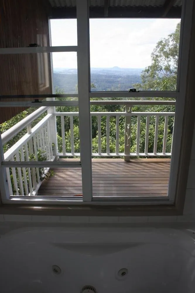 At Sunrise Cottages Montville Bed & Breakfast