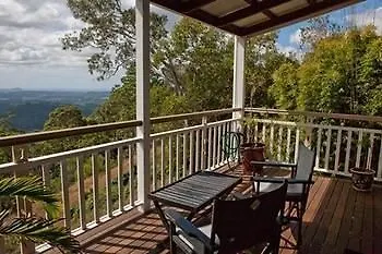 לינה וארוחת בוקר מונטוויל At Sunrise Cottages